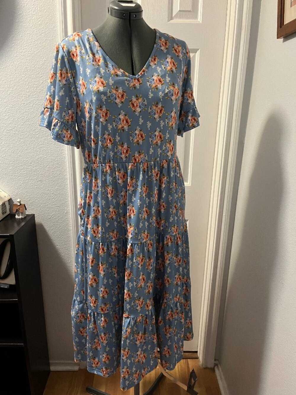 🖤Beautiful Blue Flowered maxi dress, New w/o Tags, Size L